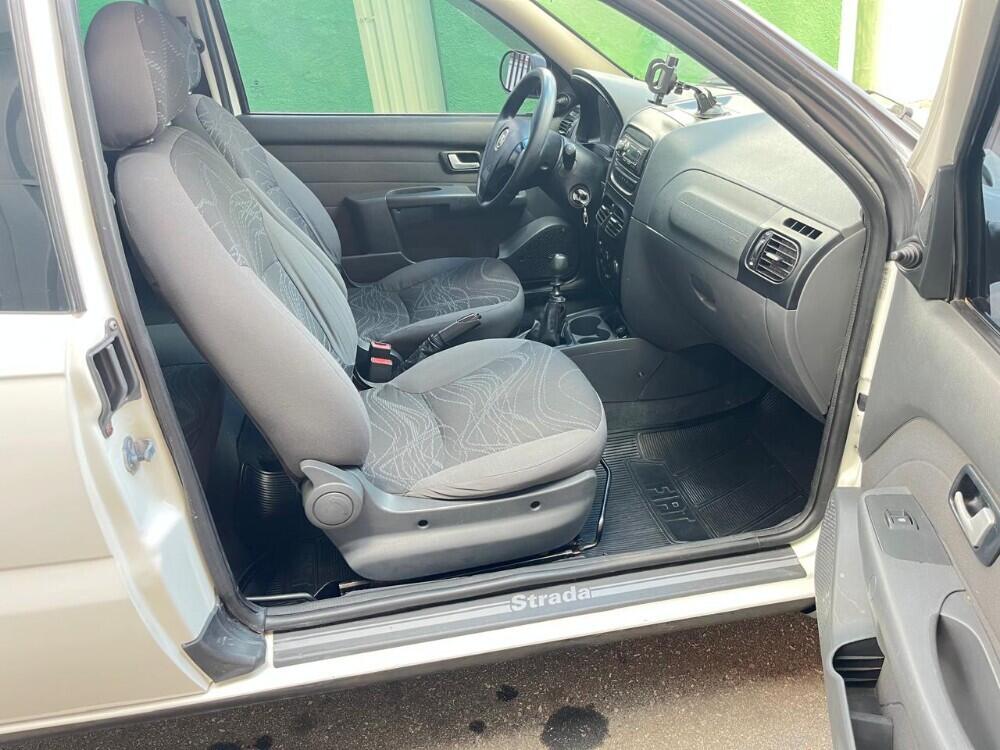 Fiat Strada Cab Dupla