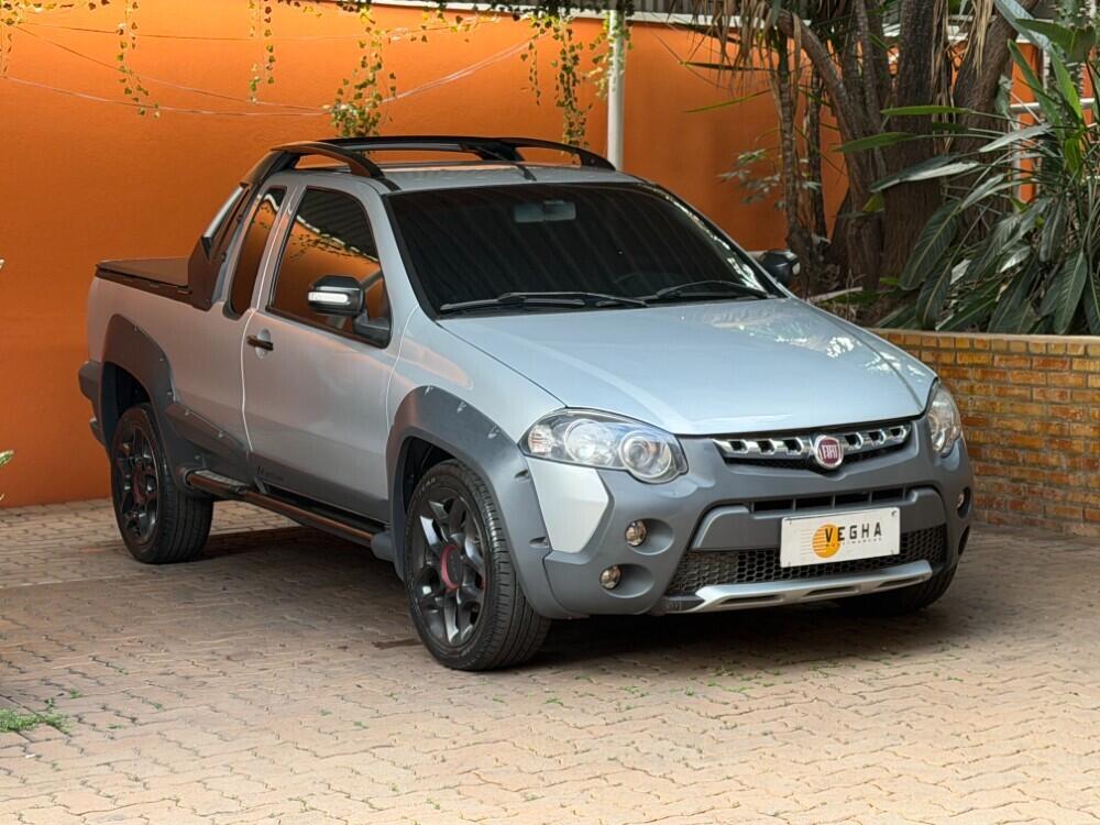 Fiat Strada Cab. Est.