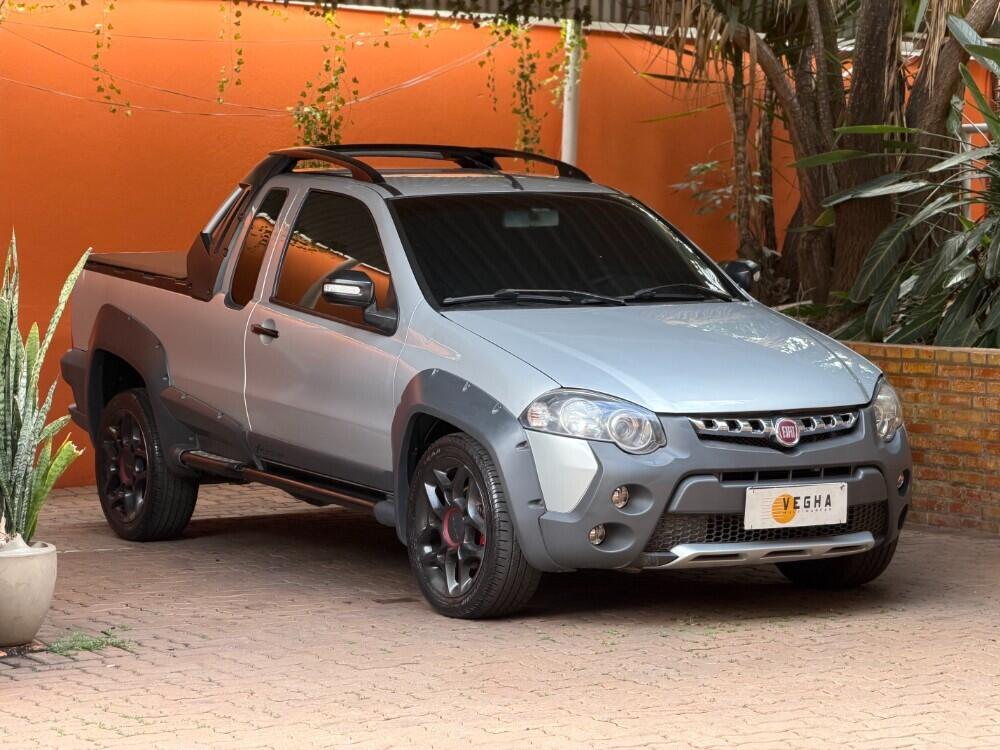 Fiat Strada Cab. Est.