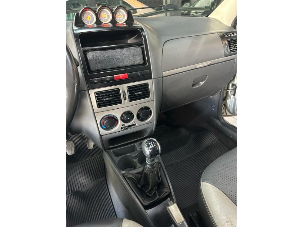 Fiat Strada Cab. Est.