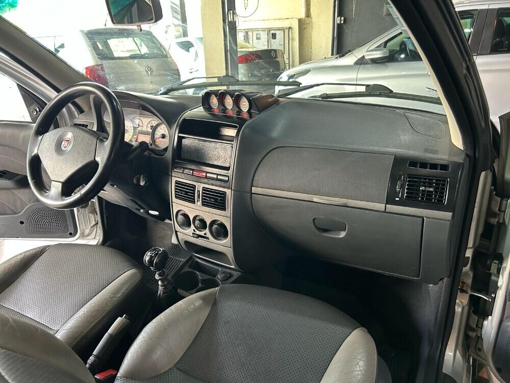 Fiat Strada Cab. Est.