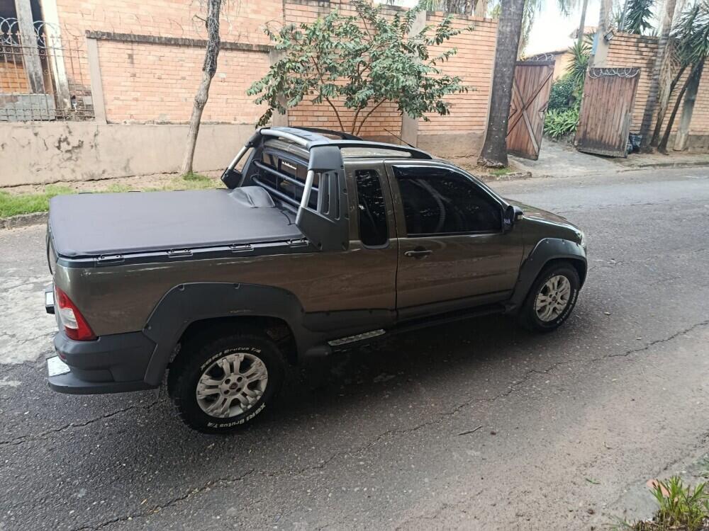 Fiat Strada Cab. Est.