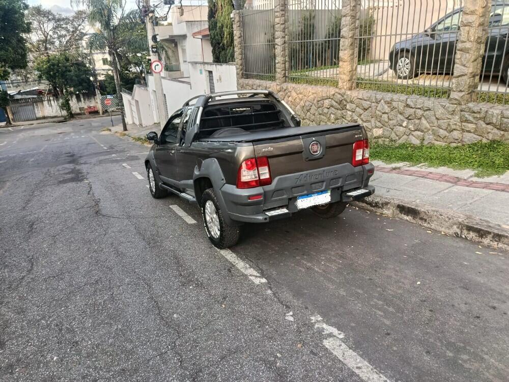 Fiat Strada Cab. Est.