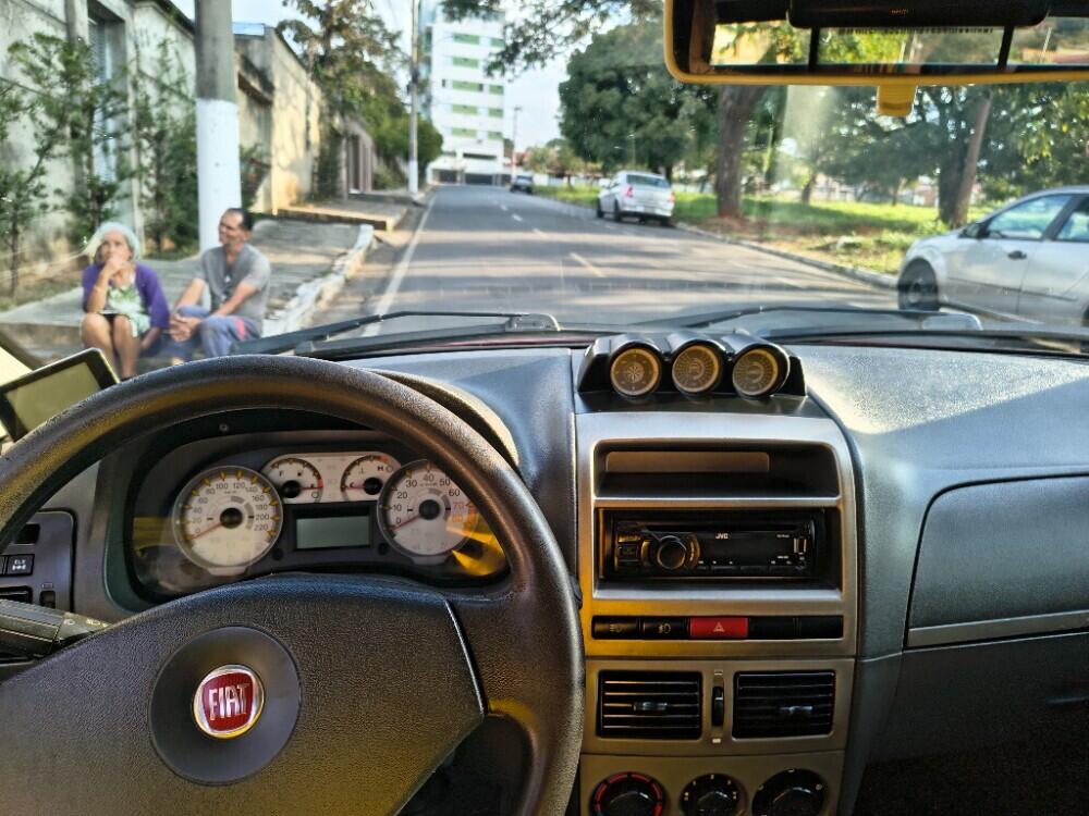 Fiat Strada Cab. Est.