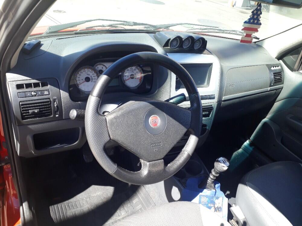 Fiat Strada Cab. Est.