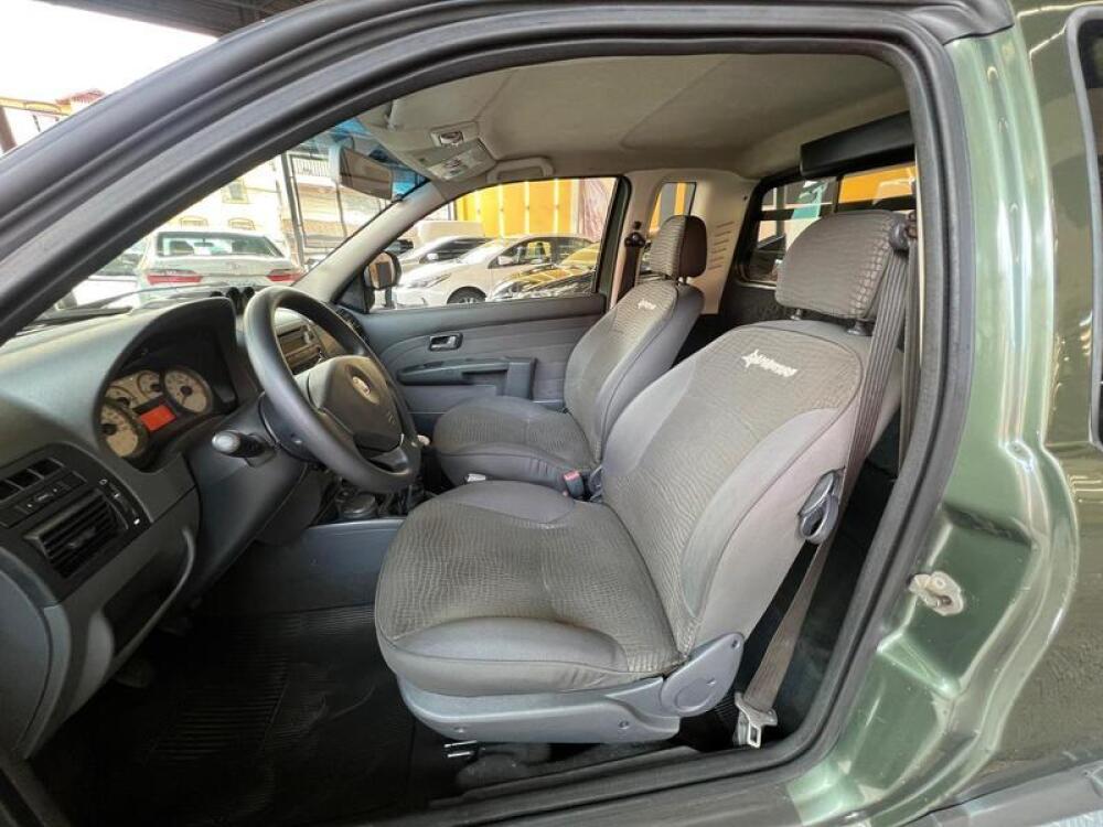 Fiat Strada Cab. Est.