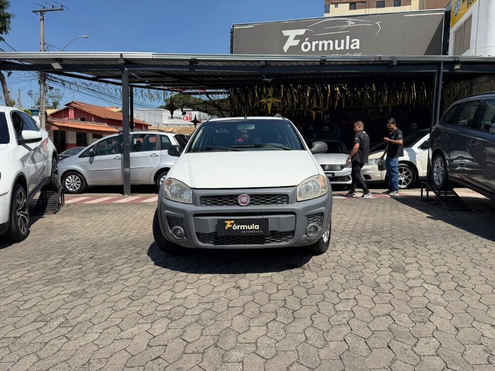 Fiat Strada Cab. Est.