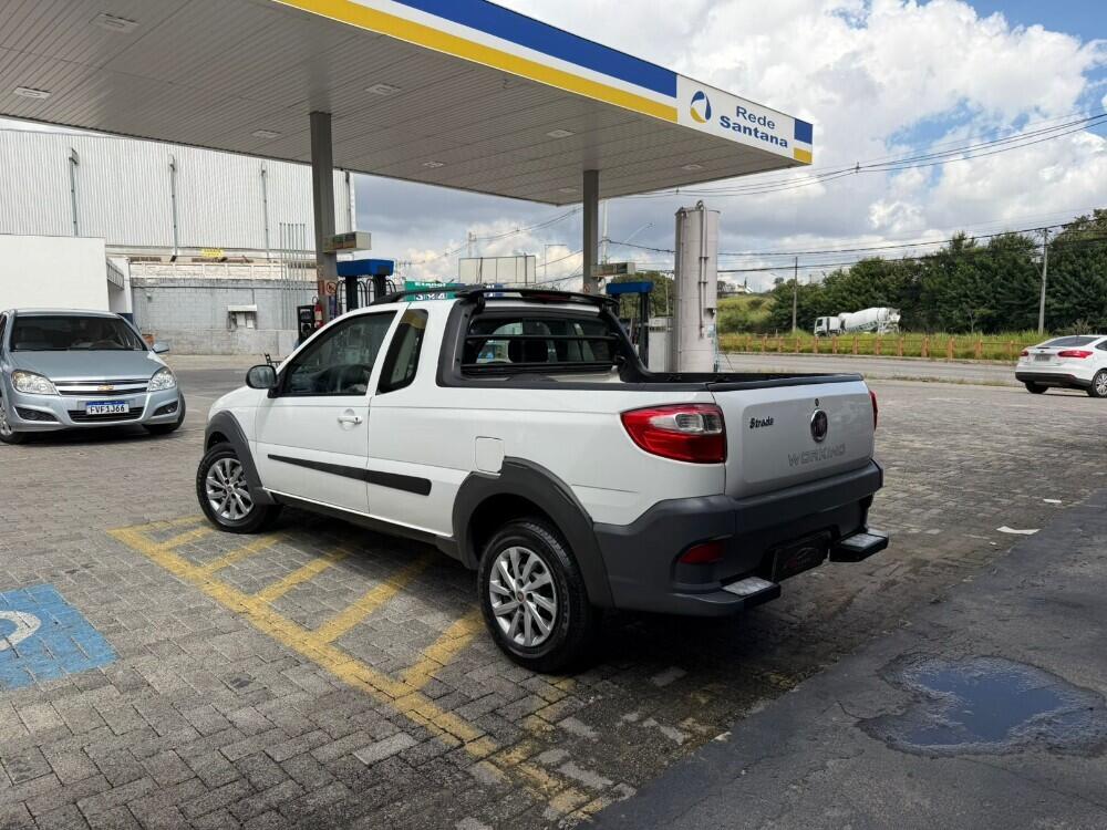 Fiat Strada Cab. Est.