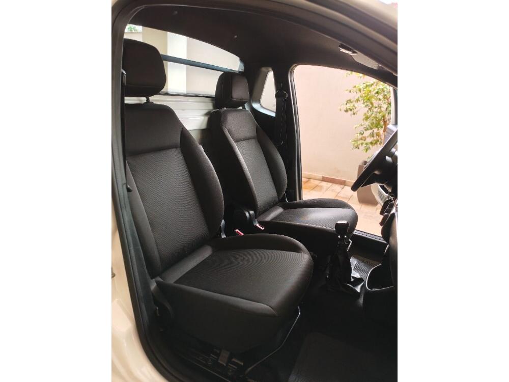 Fiat Strada Cab. Est.