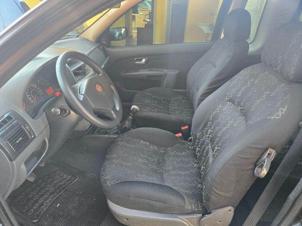 Fiat Strada Cab. Simples