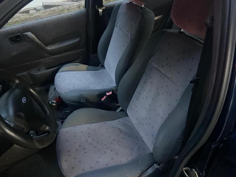 Ford Fiesta Sedan