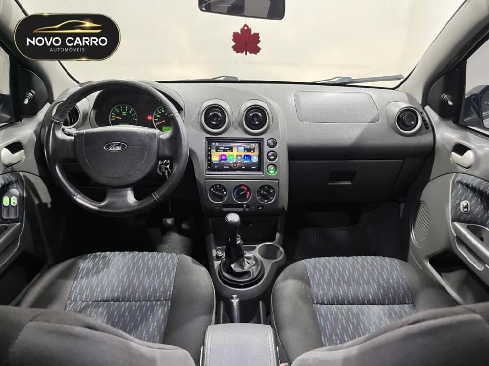 Ford Fiesta Sedan