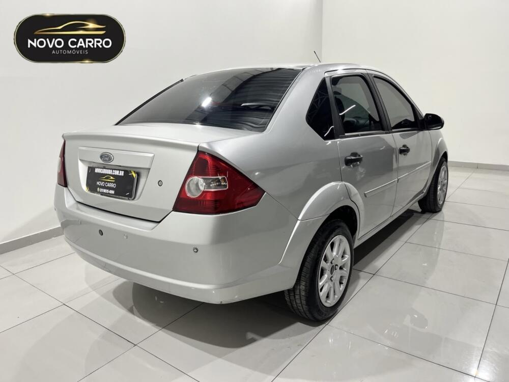 Ford Fiesta Sedan
