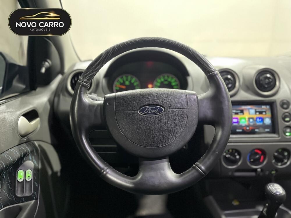 Ford Fiesta Sedan