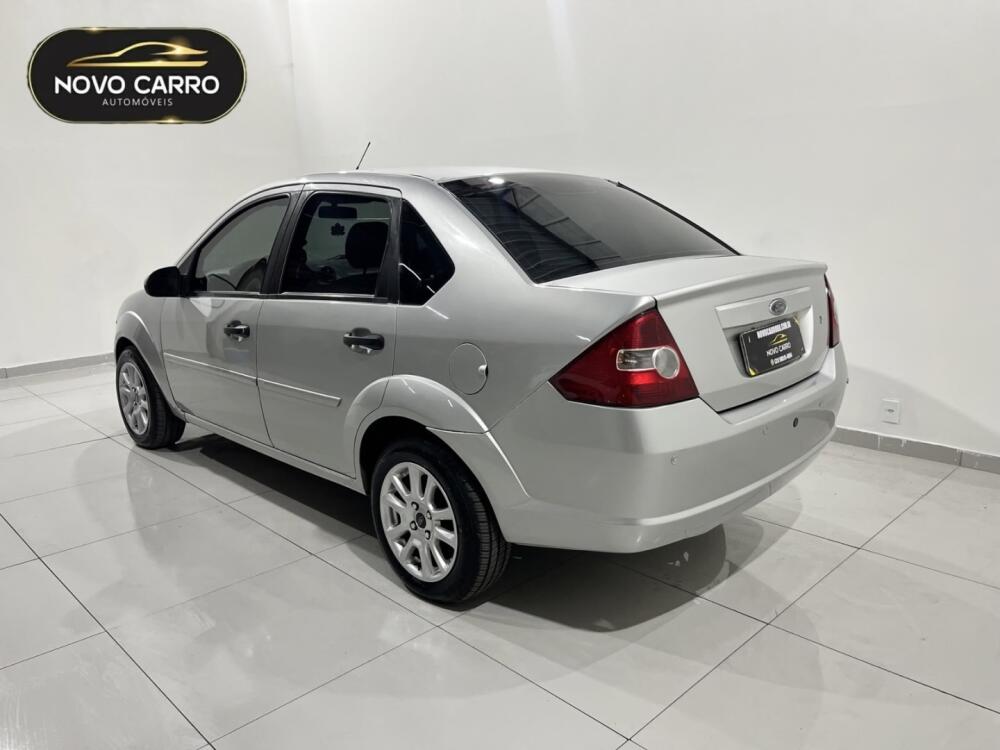 Ford Fiesta Sedan