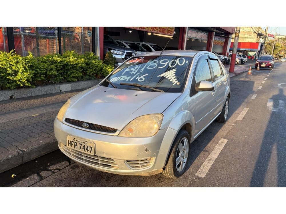 Ford Fiesta Sedan