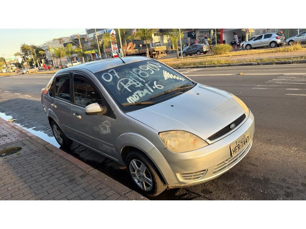 Ford Fiesta Sedan