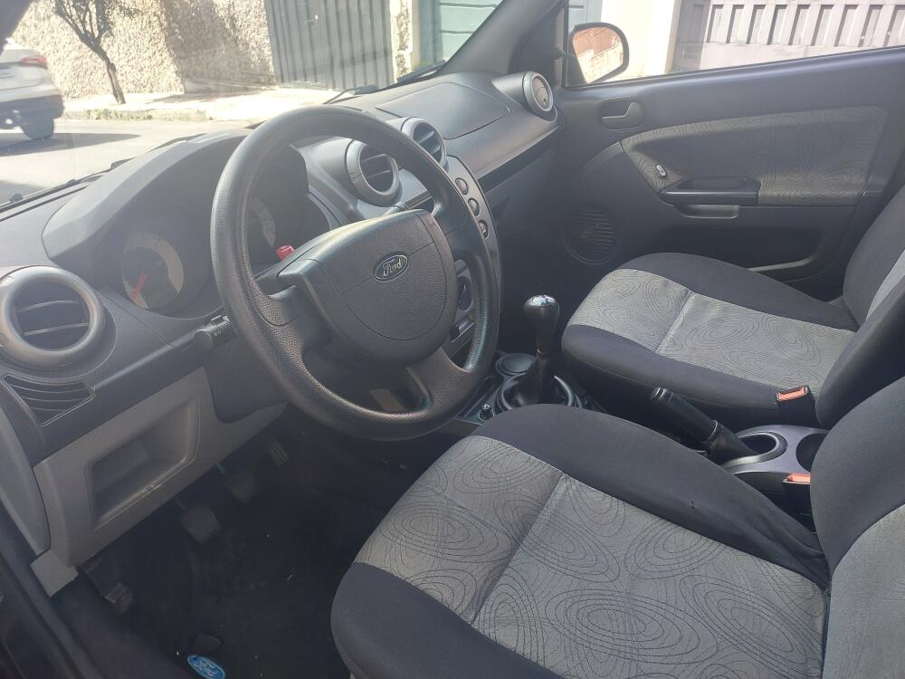Ford Fiesta Sedan