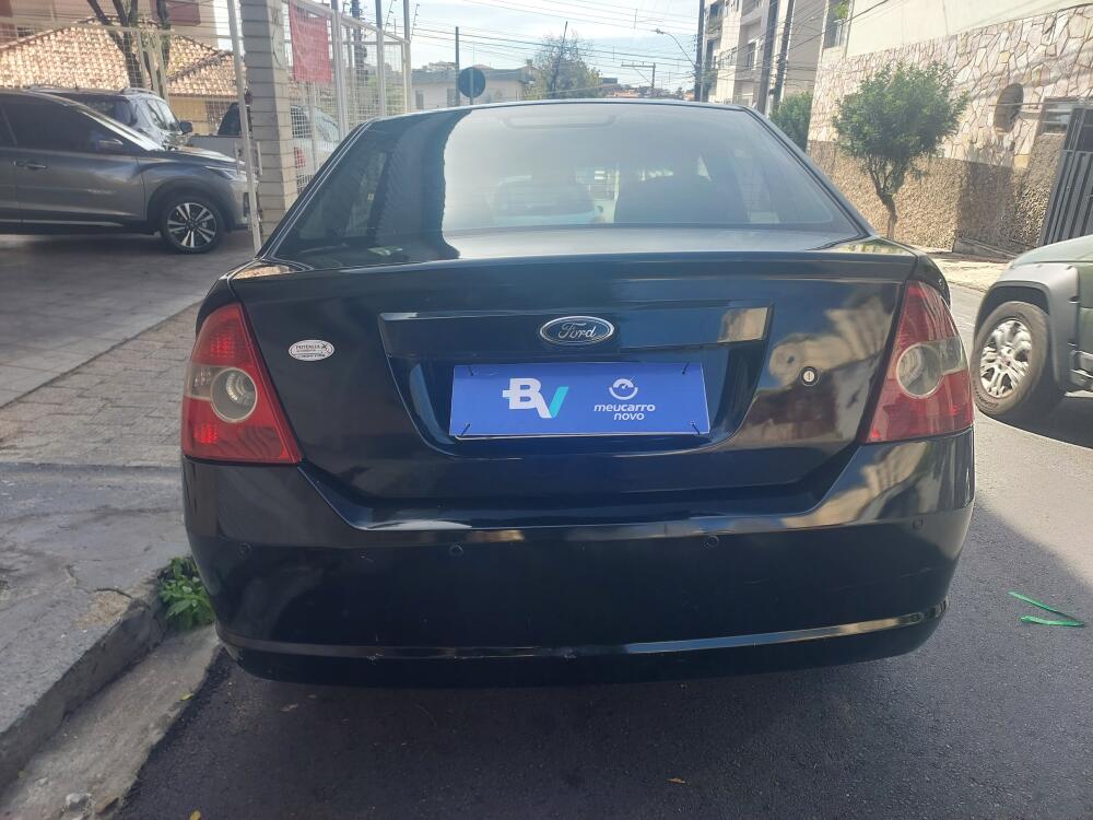 Ford Fiesta Sedan