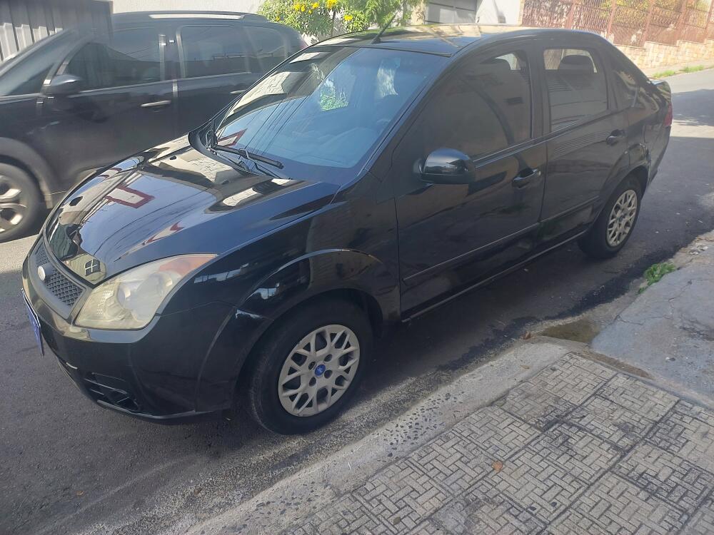 Ford Fiesta Sedan