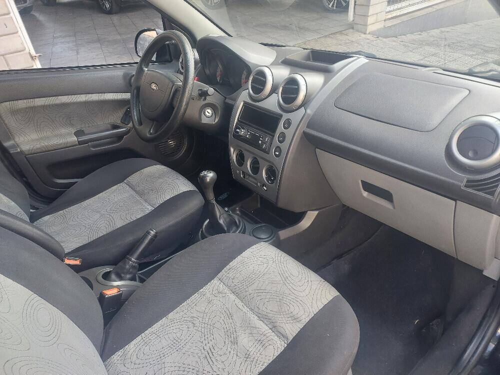 Ford Fiesta Sedan