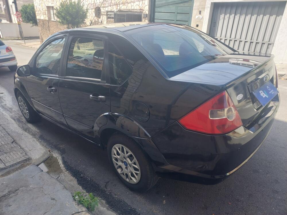 Ford Fiesta Sedan