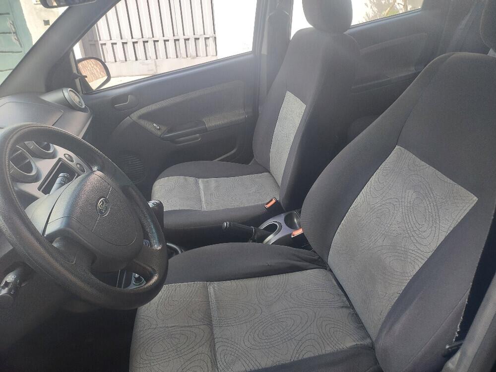 Ford Fiesta Sedan