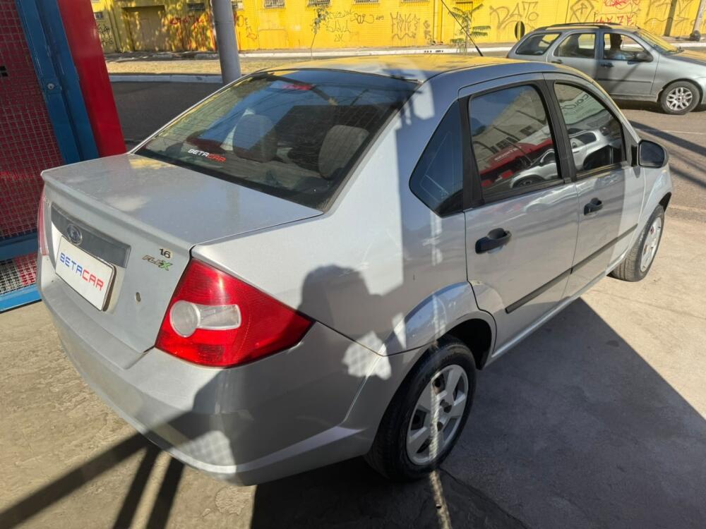 Ford Fiesta Sedan