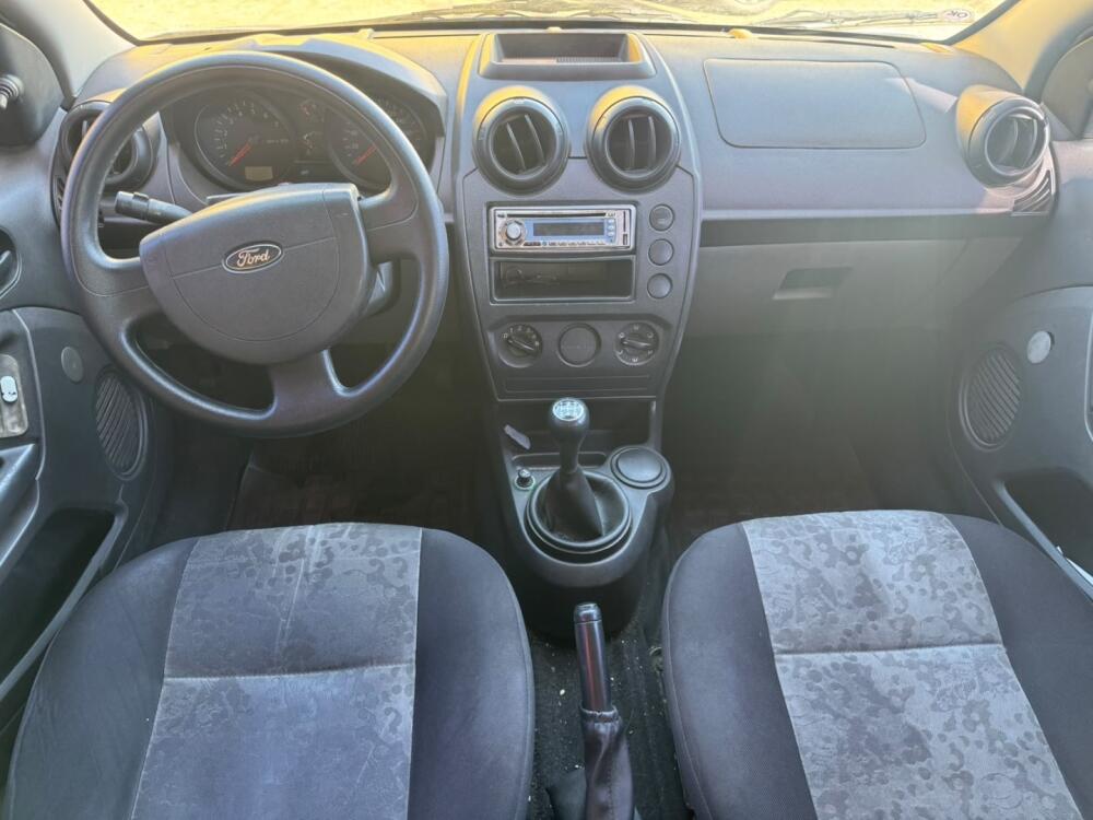 Ford Fiesta Sedan