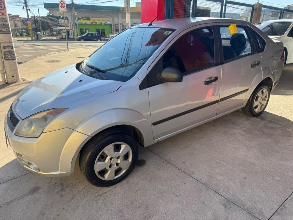Ford Fiesta Sedan