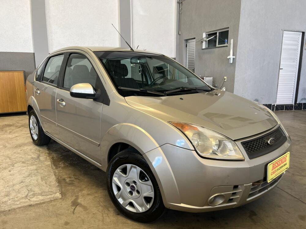 Ford Fiesta Sedan