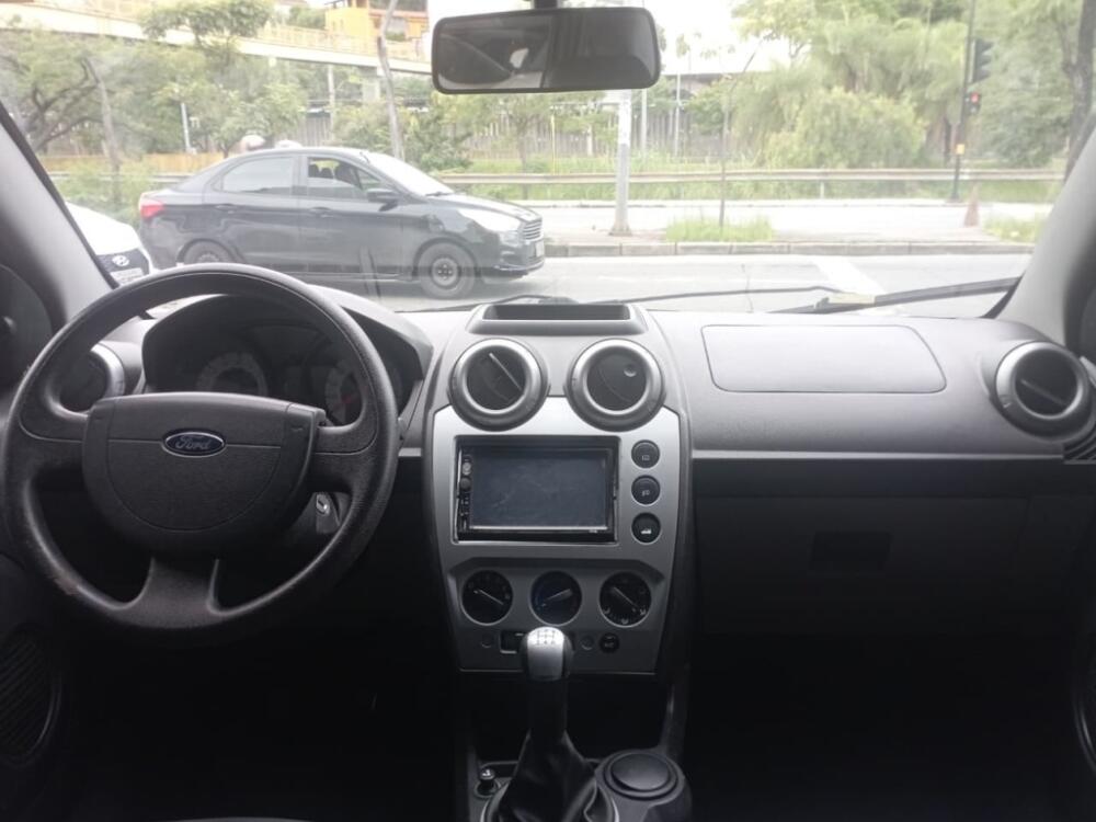 Ford Fiesta Sedan