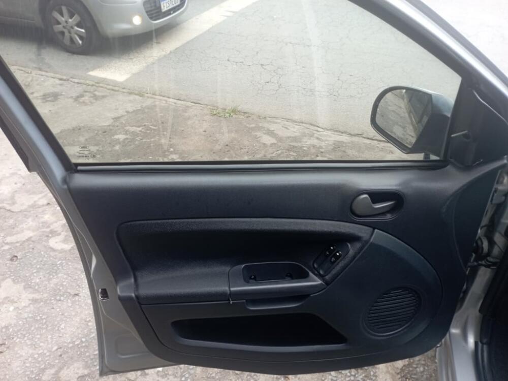 Ford Fiesta Sedan