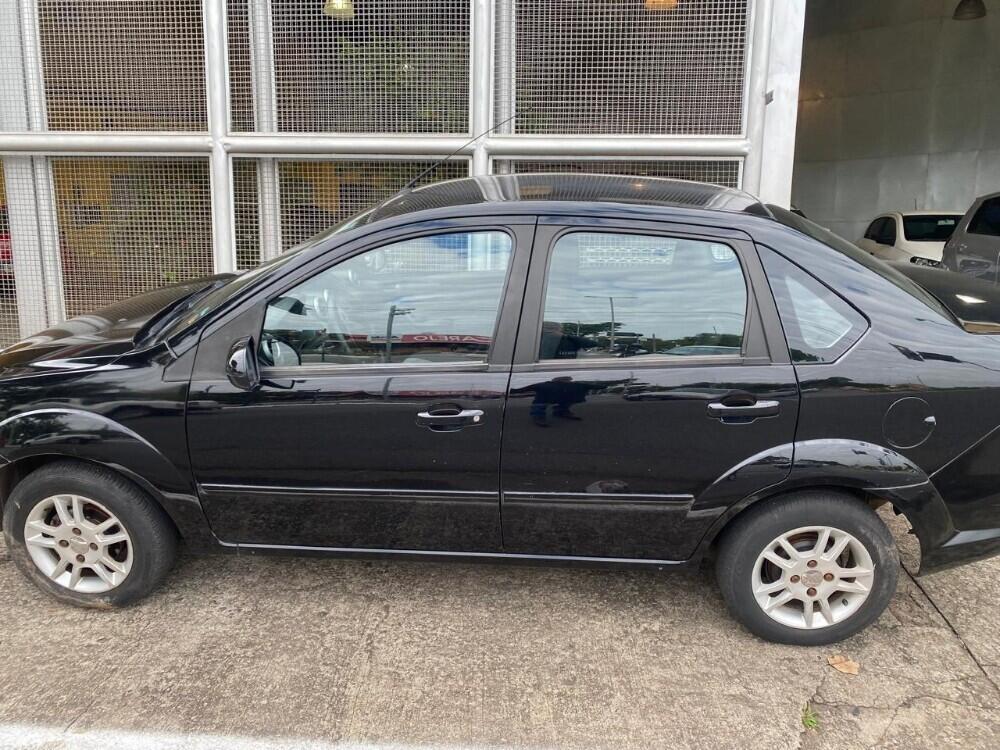 Ford Fiesta Sedan