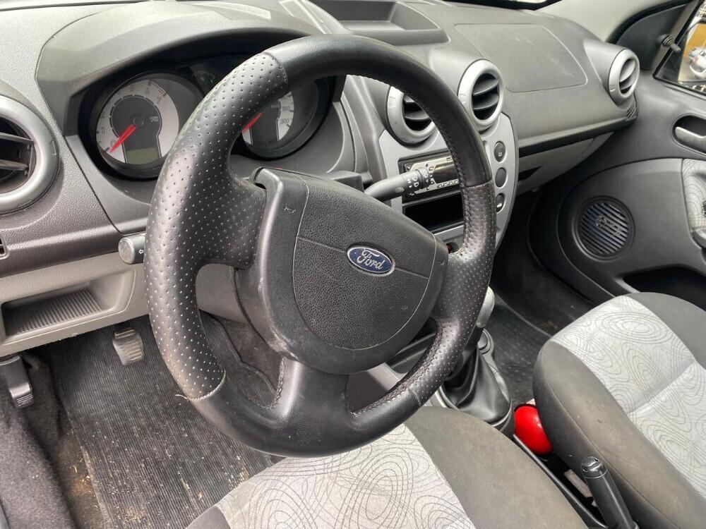Ford Fiesta Sedan