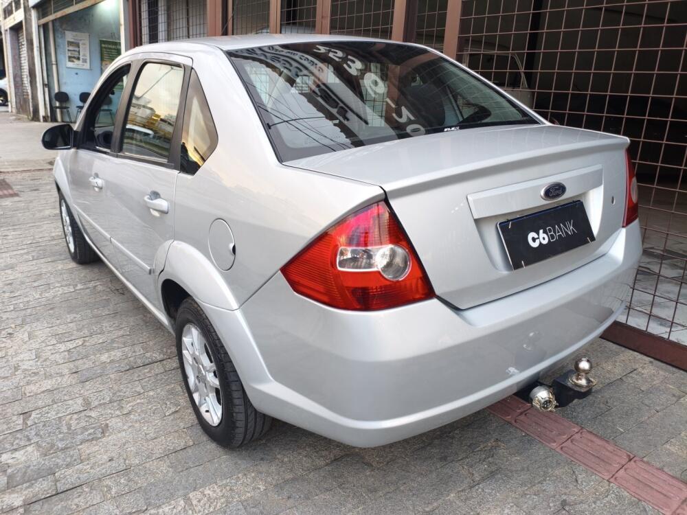 Ford Fiesta Sedan