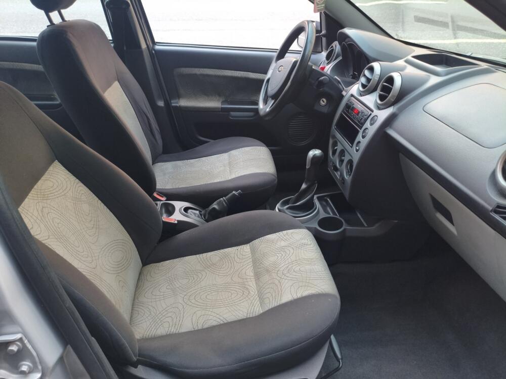 Ford Fiesta Sedan