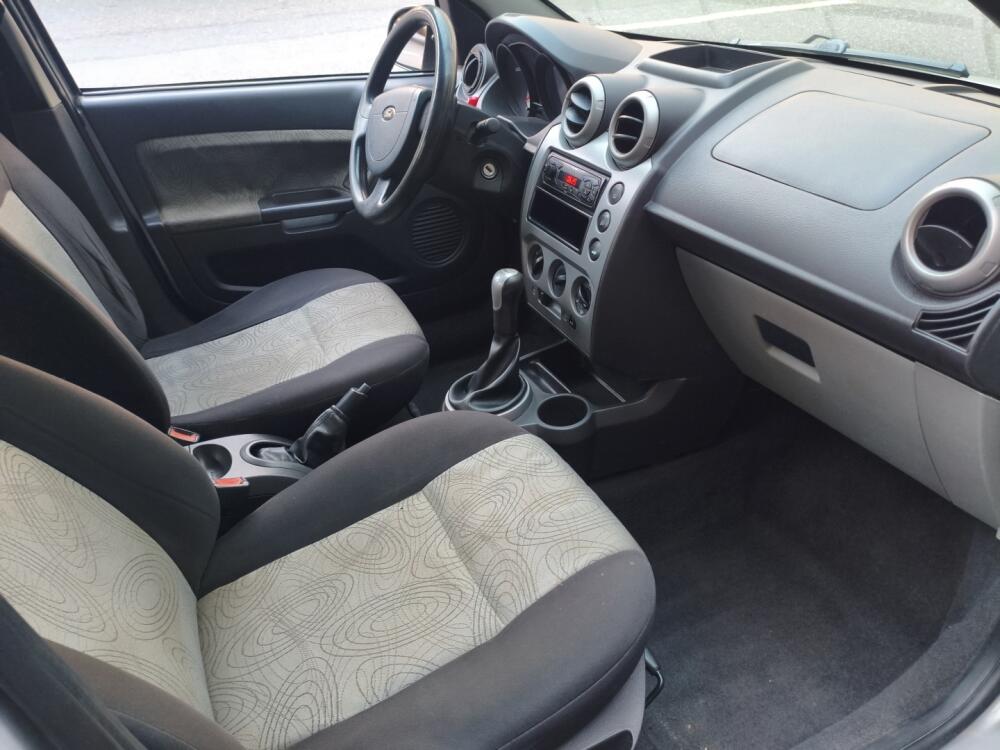 Ford Fiesta Sedan