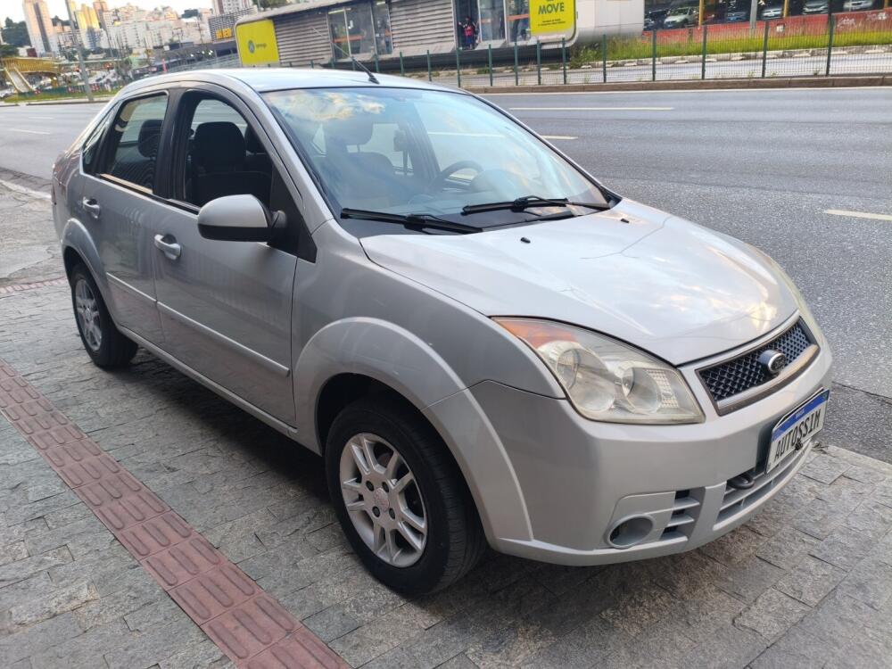 Ford Fiesta Sedan