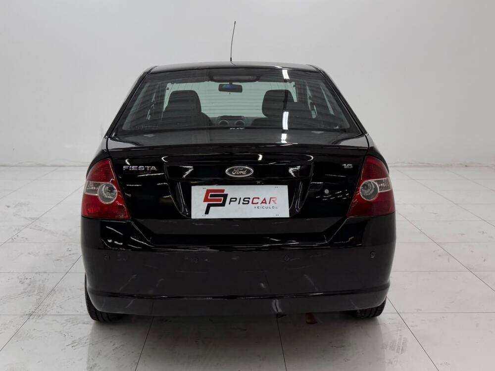 Ford Fiesta Sedan