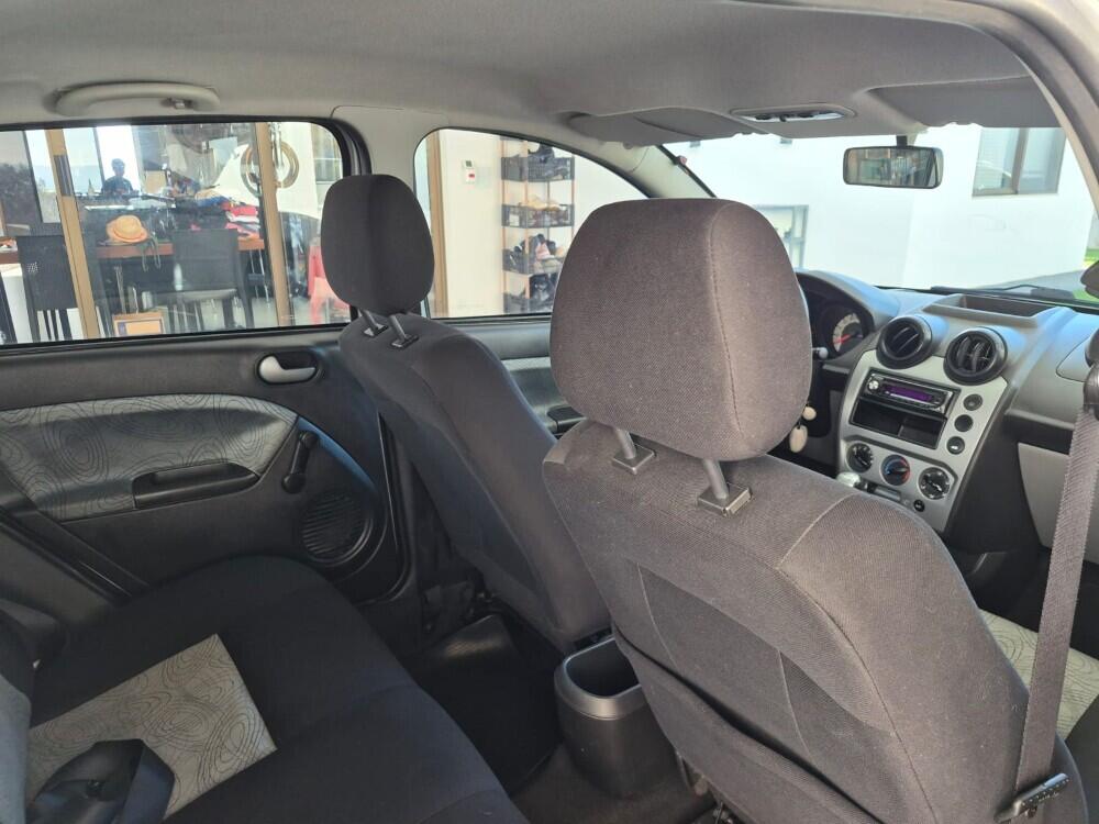Ford Fiesta Sedan