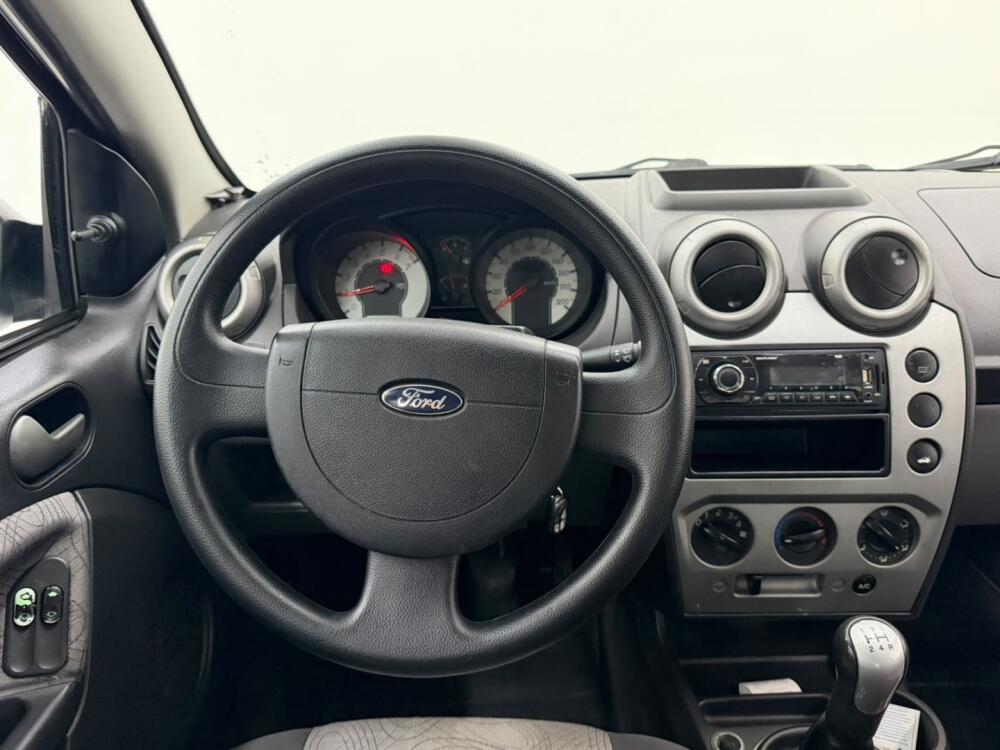 Ford Fiesta Sedan