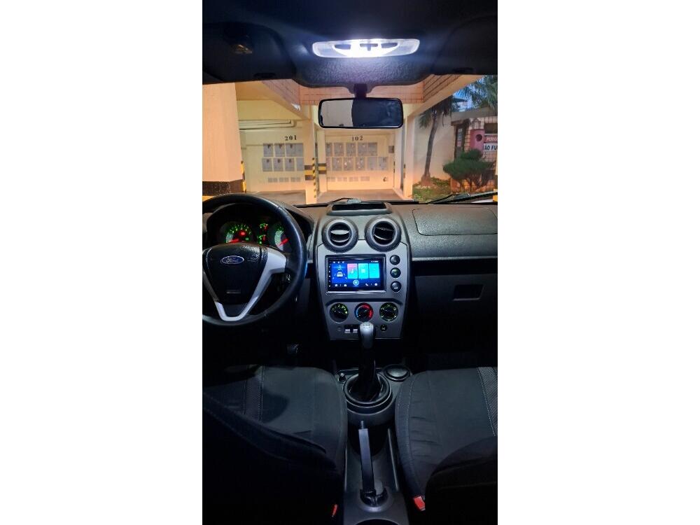 Ford Fiesta Sedan
