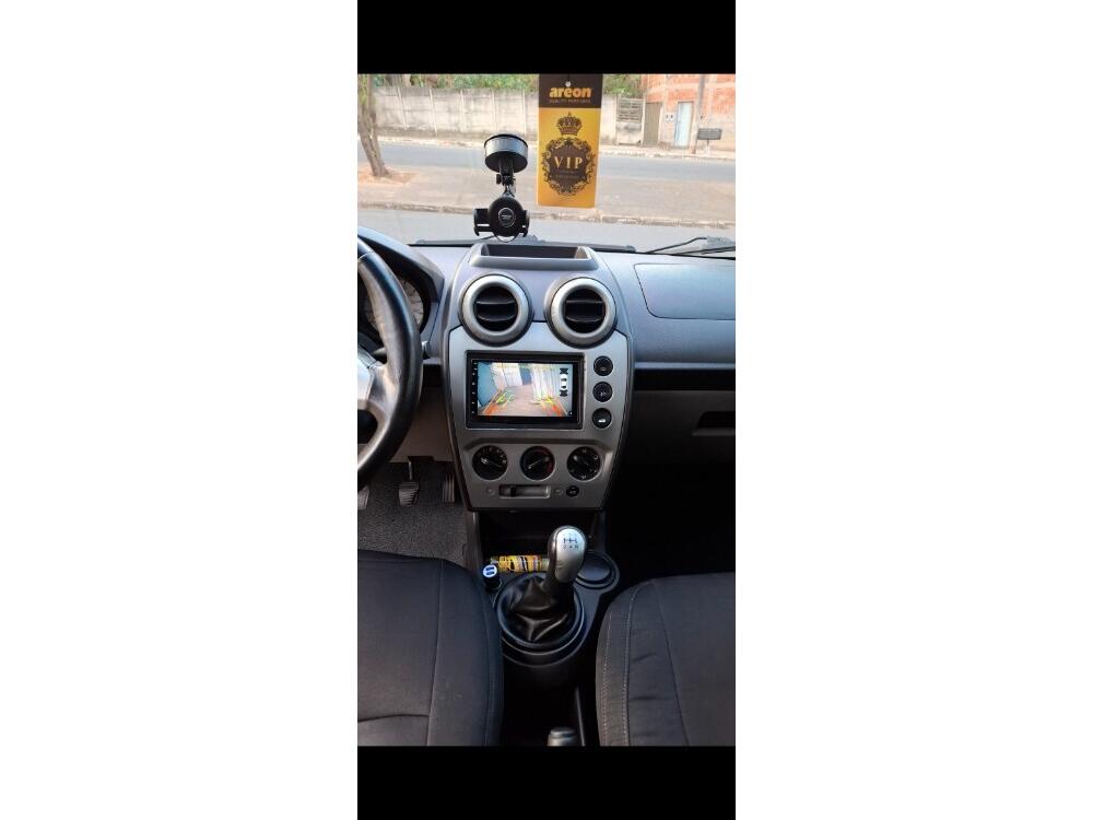 Ford Fiesta Sedan