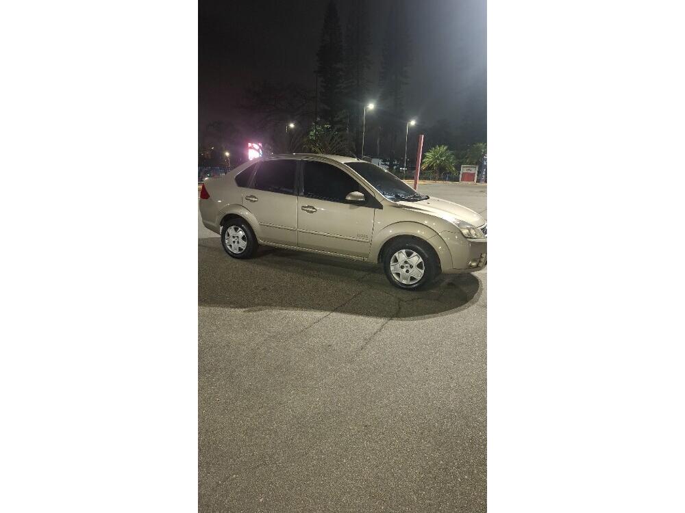 Ford Fiesta Sedan