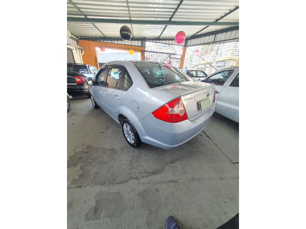 Ford Fiesta Sedan