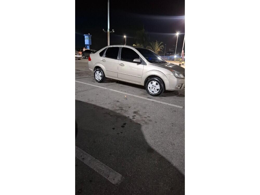 Ford Fiesta Sedan