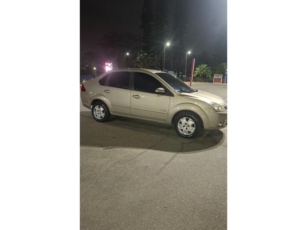 Ford Fiesta Sedan