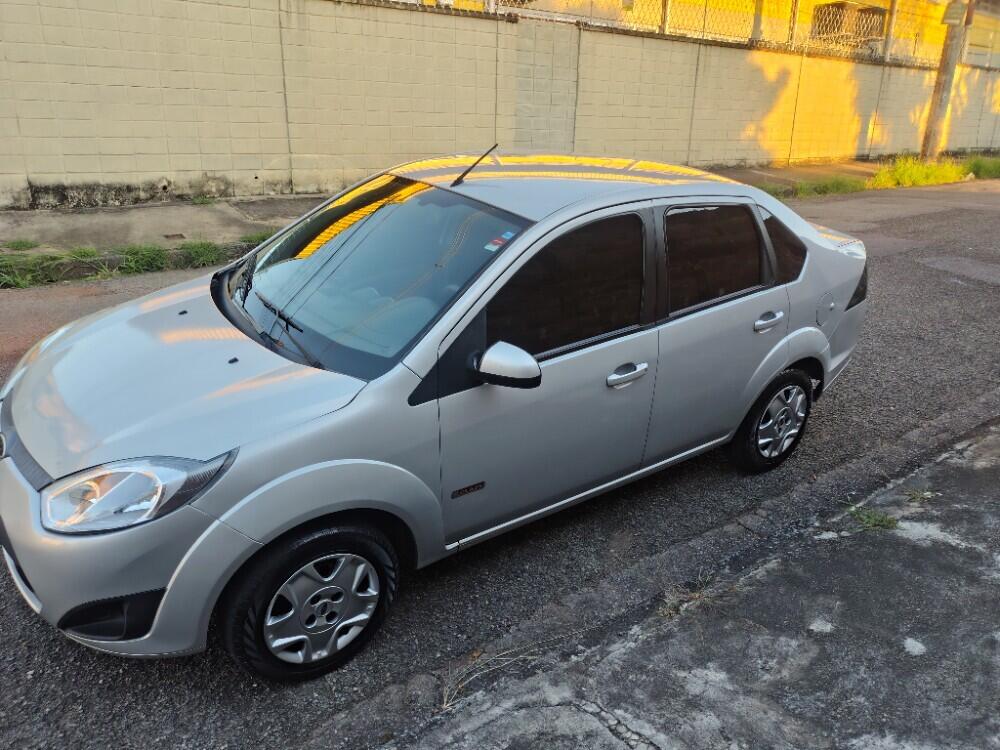Ford Fiesta Sedan