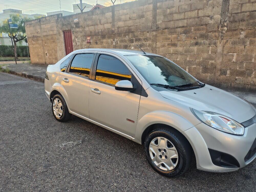 Ford Fiesta Sedan